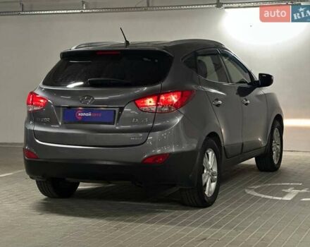 Сірий Хендай іх35, об'ємом двигуна 2 л та пробігом 176 тис. км за 11500 $, фото 5 на Automoto.ua