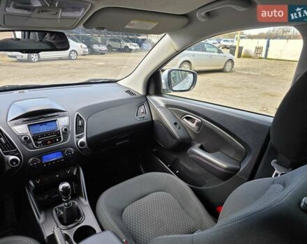 Серый Хендай их35, объемом двигателя 1.7 л и пробегом 186 тыс. км за 11700 $, фото 38 на Automoto.ua