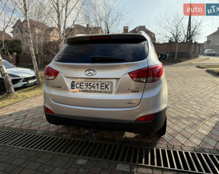 Серый Хендай их35, объемом двигателя 2 л и пробегом 210 тыс. км за 12700 $, фото 6 на Automoto.ua