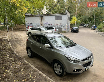 Сірий Хендай іх35, об'ємом двигуна 2 л та пробігом 156 тис. км за 11999 $, фото 3 на Automoto.ua
