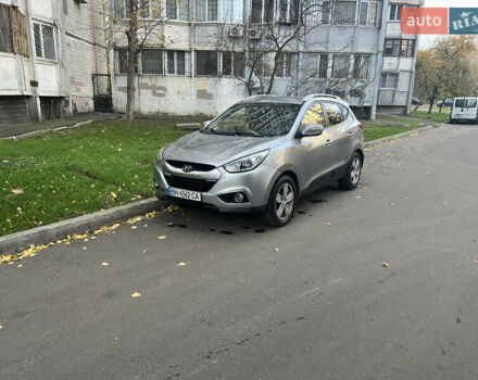 Серый Хендай их35, объемом двигателя 2 л и пробегом 156 тыс. км за 9800 $, фото 3 на Automoto.ua