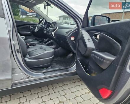 Серый Хендай их35, объемом двигателя 2 л и пробегом 230 тыс. км за 13700 $, фото 6 на Automoto.ua