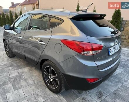 Серый Хендай их35, объемом двигателя 2 л и пробегом 175 тыс. км за 12300 $, фото 7 на Automoto.ua