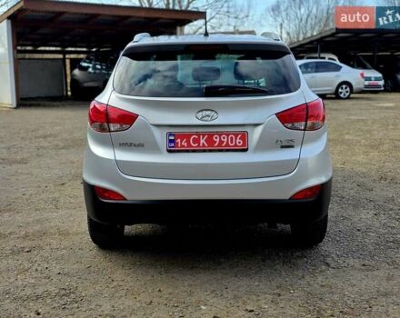 Серый Хендай их35, объемом двигателя 1.7 л и пробегом 186 тыс. км за 11700 $, фото 25 на Automoto.ua