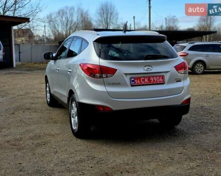 Серый Хендай их35, объемом двигателя 1.7 л и пробегом 186 тыс. км за 11700 $, фото 23 на Automoto.ua