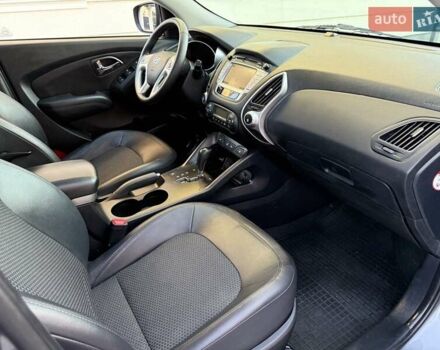 Серый Хендай их35, объемом двигателя 2 л и пробегом 175 тыс. км за 12300 $, фото 28 на Automoto.ua