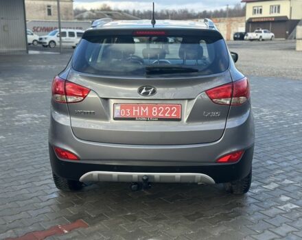 Серый Хендай их35, объемом двигателя 2 л и пробегом 253 тыс. км за 13800 $, фото 6 на Automoto.ua