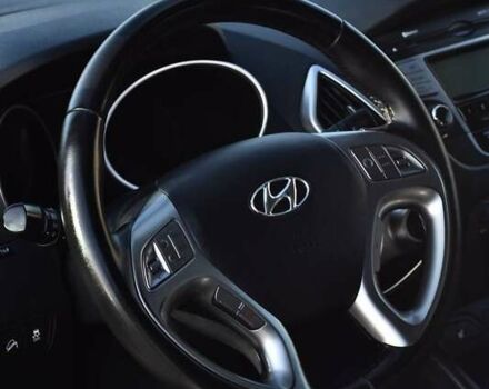 Серый Хендай их35, объемом двигателя 2 л и пробегом 201 тыс. км за 12900 $, фото 6 на Automoto.ua