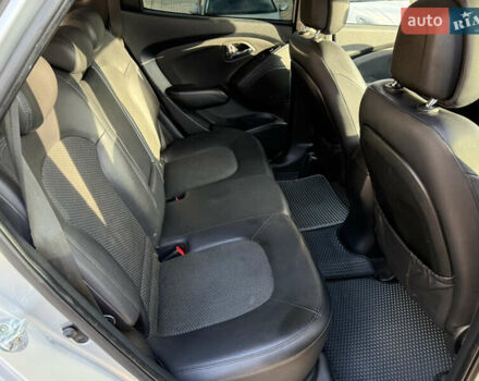 Сірий Хендай іх35, об'ємом двигуна 2 л та пробігом 212 тис. км за 11950 $, фото 25 на Automoto.ua