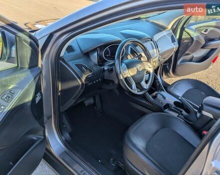 Сірий Хендай іх35, об'ємом двигуна 2 л та пробігом 175 тис. км за 10900 $, фото 33 на Automoto.ua