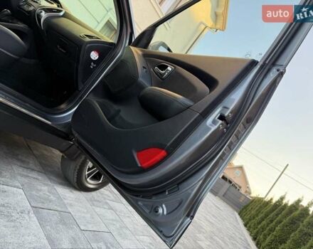 Серый Хендай их35, объемом двигателя 2 л и пробегом 175 тыс. км за 12300 $, фото 34 на Automoto.ua