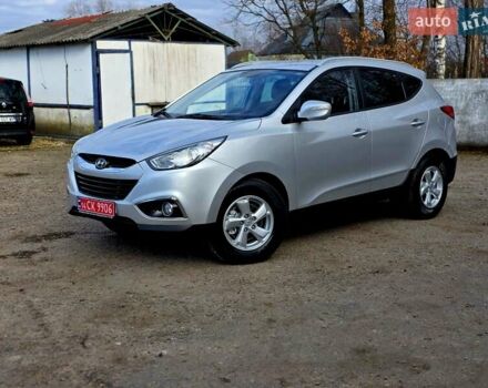 Серый Хендай их35, объемом двигателя 1.7 л и пробегом 186 тыс. км за 11700 $, фото 4 на Automoto.ua