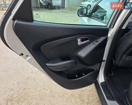 Серый Хендай их35, объемом двигателя 1.7 л и пробегом 186 тыс. км за 11700 $, фото 41 на Automoto.ua