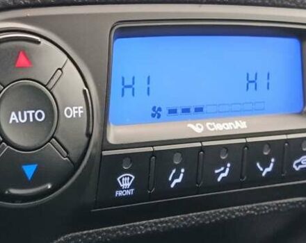 Серый Хендай их35, объемом двигателя 2 л и пробегом 198 тыс. км за 13200 $, фото 20 на Automoto.ua