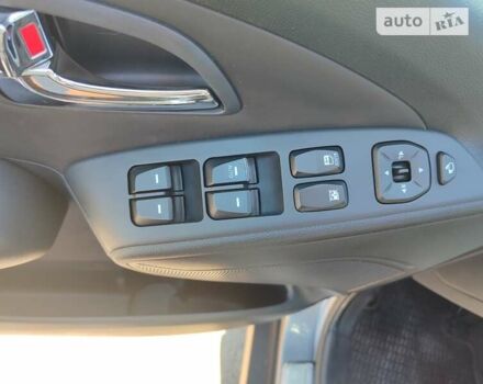 Серый Хендай их35, объемом двигателя 2.01 л и пробегом 227 тыс. км за 14500 $, фото 8 на Automoto.ua