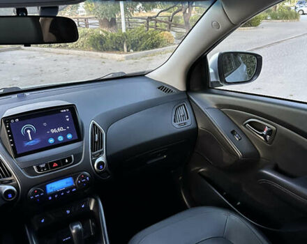 Сірий Хендай іх35, об'ємом двигуна 2 л та пробігом 190 тис. км за 12500 $, фото 13 на Automoto.ua