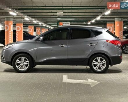 Сірий Хендай іх35, об'ємом двигуна 2 л та пробігом 176 тис. км за 11500 $, фото 6 на Automoto.ua