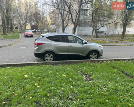Серый Хендай их35, объемом двигателя 2 л и пробегом 156 тыс. км за 9800 $, фото 15 на Automoto.ua