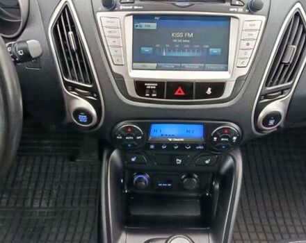 Серый Хендай их35, объемом двигателя 2 л и пробегом 198 тыс. км за 13200 $, фото 13 на Automoto.ua