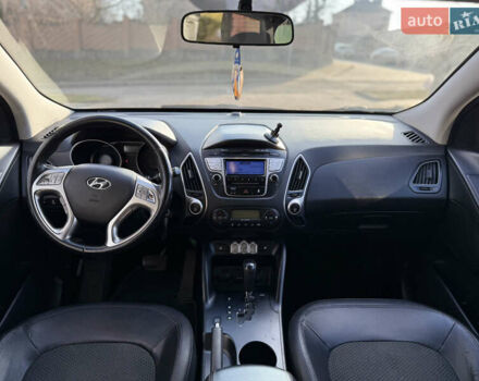 Серый Хендай их35, объемом двигателя 2 л и пробегом 210 тыс. км за 12700 $, фото 11 на Automoto.ua