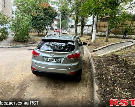 Серый Хендай их35, объемом двигателя 2 л и пробегом 156 тыс. км за 11999 $, фото 3 на Automoto.ua