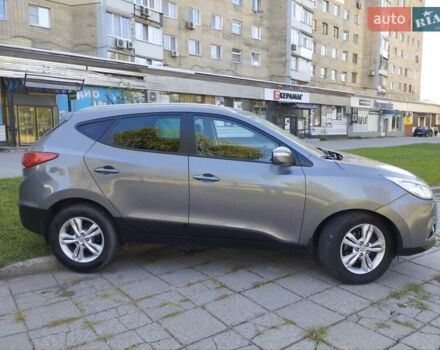 Сірий Хендай іх35, об'ємом двигуна 2 л та пробігом 238 тис. км за 10500 $, фото 1 на Automoto.ua