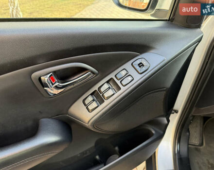 Сірий Хендай іх35, об'ємом двигуна 2 л та пробігом 212 тис. км за 11950 $, фото 20 на Automoto.ua