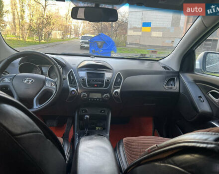 Серый Хендай их35, объемом двигателя 2 л и пробегом 156 тыс. км за 9800 $, фото 7 на Automoto.ua