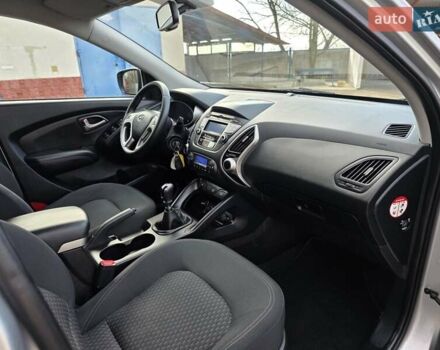 Серый Хендай их35, объемом двигателя 1.7 л и пробегом 186 тыс. км за 11700 $, фото 42 на Automoto.ua