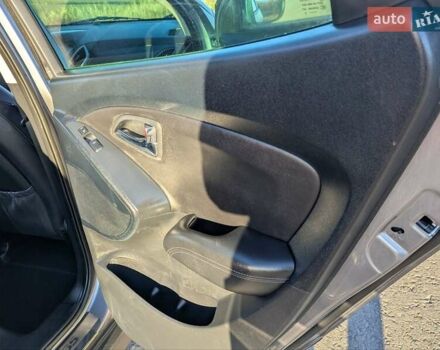 Сірий Хендай іх35, об'ємом двигуна 2 л та пробігом 175 тис. км за 10900 $, фото 48 на Automoto.ua