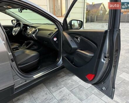 Серый Хендай их35, объемом двигателя 2 л и пробегом 175 тыс. км за 12300 $, фото 35 на Automoto.ua