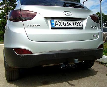 Сірий Хендай іх35, об'ємом двигуна 2 л та пробігом 97 тис. км за 12999 $, фото 3 на Automoto.ua