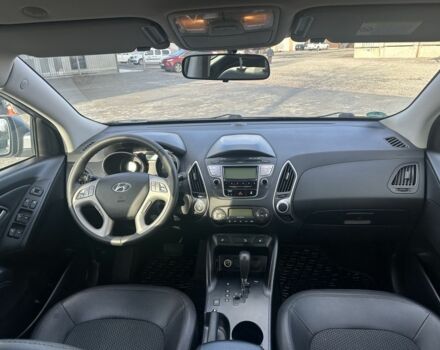 Серый Хендай их35, объемом двигателя 2 л и пробегом 253 тыс. км за 13800 $, фото 15 на Automoto.ua