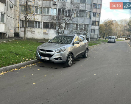 Серый Хендай их35, объемом двигателя 2 л и пробегом 156 тыс. км за 9999 $, фото 9 на Automoto.ua