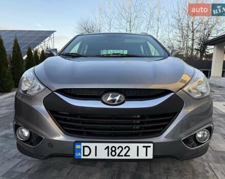 Серый Хендай их35, объемом двигателя 2 л и пробегом 175 тыс. км за 12300 $, фото 2 на Automoto.ua