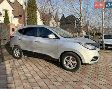 Сірий Хендай іх35, об'ємом двигуна 2 л та пробігом 212 тис. км за 11950 $, фото 3 на Automoto.ua