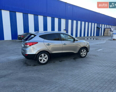 Сірий Хендай іх35, об'ємом двигуна 2 л та пробігом 156 тис. км за 11999 $, фото 3 на Automoto.ua