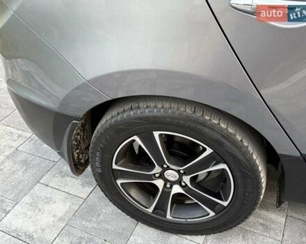 Серый Хендай их35, объемом двигателя 2 л и пробегом 175 тыс. км за 12300 $, фото 51 на Automoto.ua