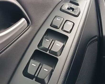 Серый Хендай их35, объемом двигателя 2 л и пробегом 198 тыс. км за 13200 $, фото 18 на Automoto.ua