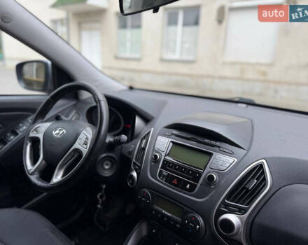 Сірий Хендай іх35, об'ємом двигуна 1.7 л та пробігом 209 тис. км за 11799 $, фото 5 на Automoto.ua