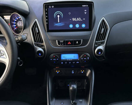 Сірий Хендай іх35, об'ємом двигуна 2 л та пробігом 190 тис. км за 12500 $, фото 12 на Automoto.ua