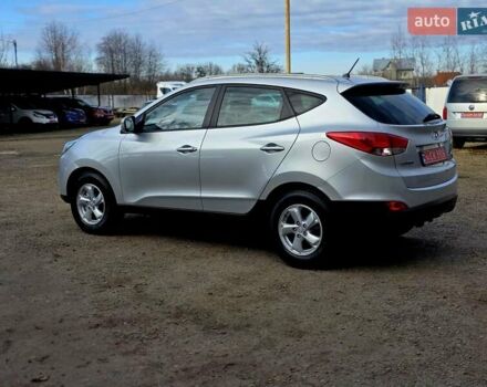 Серый Хендай их35, объемом двигателя 1.7 л и пробегом 186 тыс. км за 11700 $, фото 21 на Automoto.ua