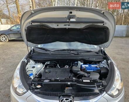 Серый Хендай их35, объемом двигателя 1.7 л и пробегом 186 тыс. км за 11700 $, фото 53 на Automoto.ua