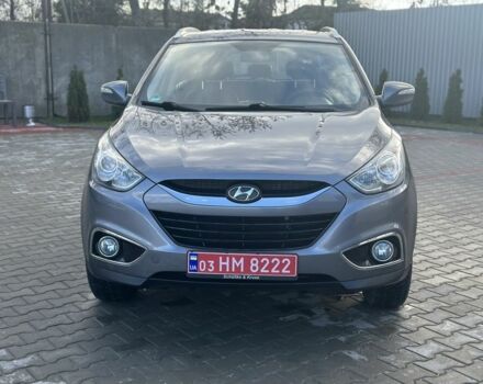 Серый Хендай их35, объемом двигателя 2 л и пробегом 253 тыс. км за 13800 $, фото 1 на Automoto.ua