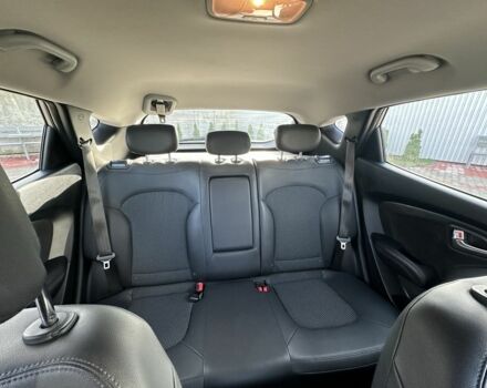 Серый Хендай их35, объемом двигателя 2 л и пробегом 253 тыс. км за 13800 $, фото 16 на Automoto.ua