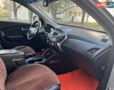 Серый Хендай их35, объемом двигателя 2 л и пробегом 156 тыс. км за 9800 $, фото 20 на Automoto.ua