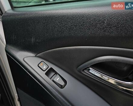 Сірий Хендай іх35, об'ємом двигуна 1.69 л та пробігом 308 тис. км за 11999 $, фото 28 на Automoto.ua