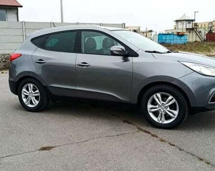 Серый Хендай их35, объемом двигателя 2 л и пробегом 198 тыс. км за 13200 $, фото 1 на Automoto.ua