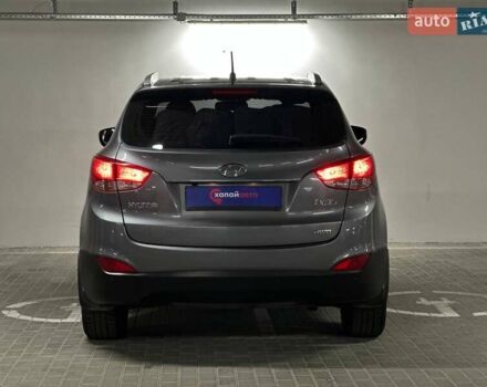 Сірий Хендай іх35, об'ємом двигуна 2 л та пробігом 176 тис. км за 11500 $, фото 4 на Automoto.ua