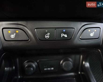 Сірий Хендай іх35, об'ємом двигуна 1.69 л та пробігом 308 тис. км за 11999 $, фото 19 на Automoto.ua